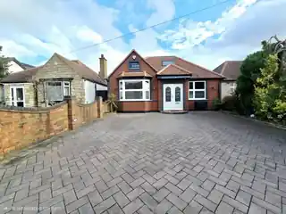 67 Upper Sutton Lane, photo 2