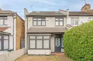 67 Woodgrange Avenue, photo 2