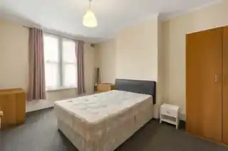 68 Brightwell Crescent, photo 4