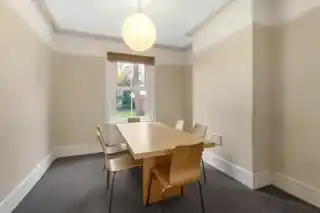 68 Brightwell Crescent, photo 3