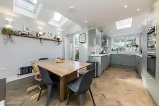68 Brook Road South, photo 3