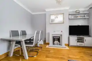 68 Caernarvon Drive, photo 4
