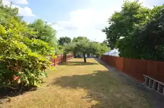 68 Chantry Road, photo 2