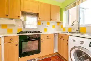 68 Kelvin Gardens, photo 4