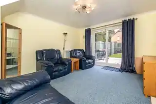 68 Kelvin Gardens, photo 2