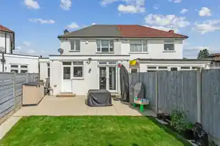 68 Ormesby Way, photo 2