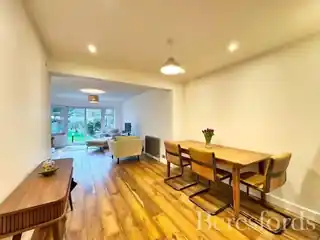 68 Somerset Gardens, photo 4