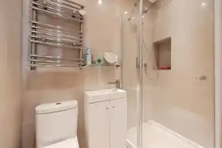 68A Streatfield Road, photo 3