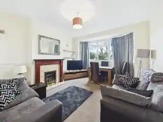 69 Berkeley Close, photo 2