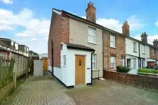 69 Cheam Common Road, photo 4