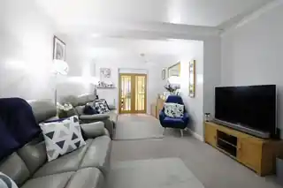 69 Colyers Lane, photo 3