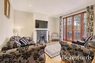 69 Elmhurst Drive, photo 4