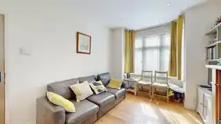69 Hartham Road, photo 3