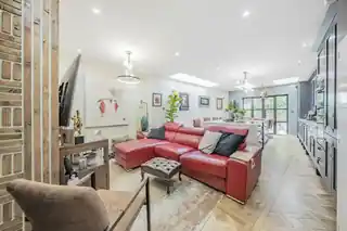69 Victoria Way, photo 2