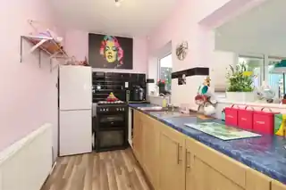 69 Whitethorn Avenue, photo 3