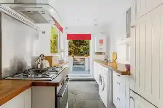 6A Chaucer Road, photo 3