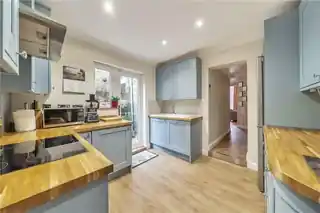 6A Connaught Road, photo 3