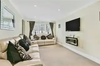 6A Gilpin Crescent, photo 3