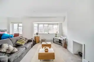 6A Newbury Way, photo 3