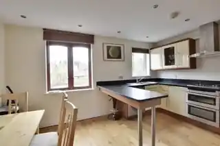 6B Lancaster Road, photo 2