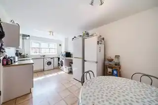 7 Ann Moss Way, photo 4