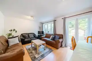 7 Ann Moss Way, photo 2