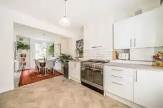 7 Arbour Square, photo 3