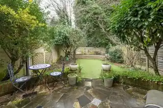 7 Avon Way, photo 2