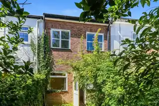 7 Barnet Gate Lane, photo 2