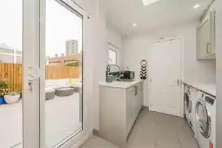 7 Bowerman Avenue, photo 3