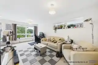 7 Burcham Close, photo 4