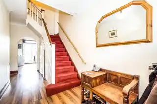 7 Charnwood Drive, photo 2