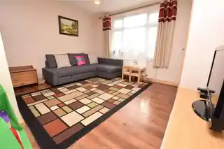 7 Chudleigh Road, photo 2