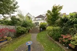 7 Clivedon Road, photo 4