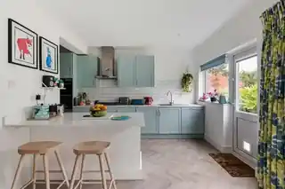 7 Clivedon Road, photo 3