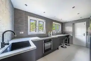 7 Cornwall Road, photo 3