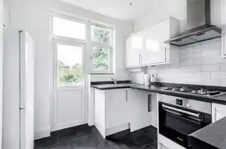 7 Courthouse Road, photo 4