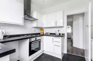 7 Courthouse Road, photo 3