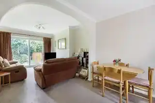 7 Cranleigh Close, photo 2