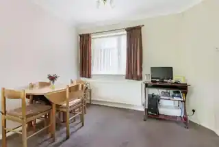 7 Cranleigh Close, photo 4