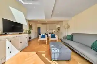 7 Cross Road, photo 3