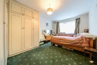 7 Crown Walk, photo 4