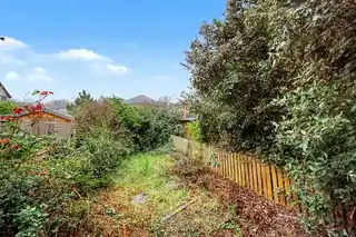 7 Dahlia Gardens, photo 4