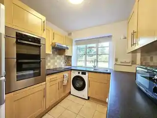 7 Denison Close, photo 4