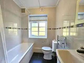 7 Denison Close, photo 3