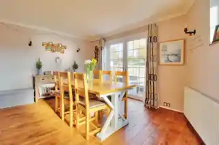 7 Dover Close, photo 4