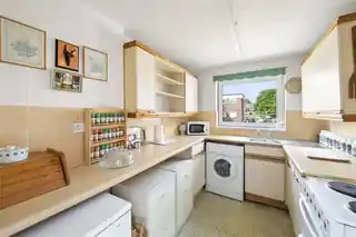 7, Falcon Court, Bembridge Gardens, photo 3