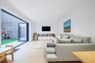7 Featherstone Mews, photo 2