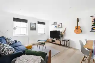 7 George Mews, photo 2