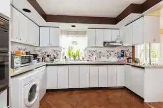 7 Hillars Heath Road, photo 3